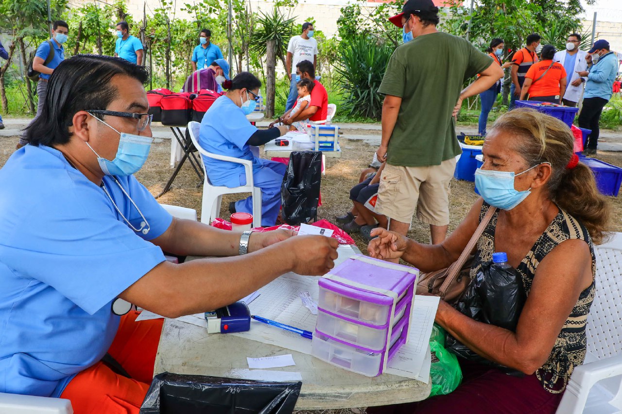 Médicos y rescatistas salvadoreños desarrollan jornada de salud para hondureños afectados por ETA medicos-y-rescatistas-salvadorenos-desarrollan-jornada-de-salud-para-hondurenos-afectados-por-eta